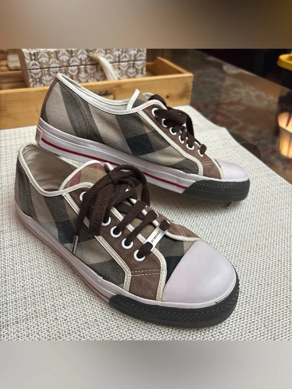 BURBERRY VINTAGE  Novacheck Plaid Low-Top Sneakers - Brown SIZE 9